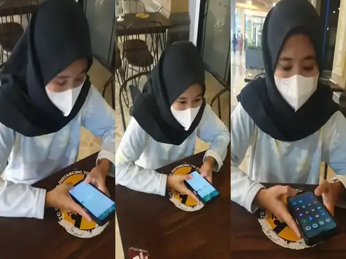 Gadis Cantik Pasrah Posisi Doggy Kasur
