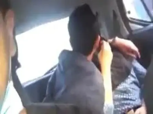 Momen Kasmaran Di Dalam Mobil Grab