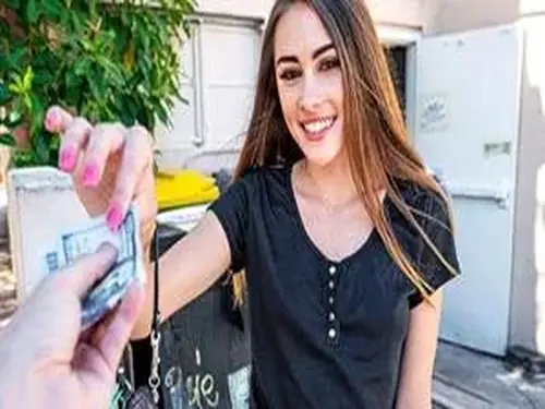 Sensasi Intim Bersama Pelayan Restoran Cantik