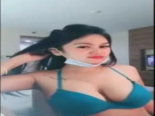 Tante Semok Cantik Pasrah Goyang Kasur Crot