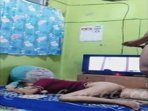 Ukhti Hijab Cantik Pasrah Goyang Kasur
