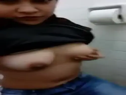Ukhti Hijab Tobrut Cantik Pasrah Digenjot Kasur